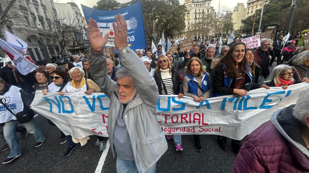 30032381 b7da 42b9 bd47 31d74e88e317