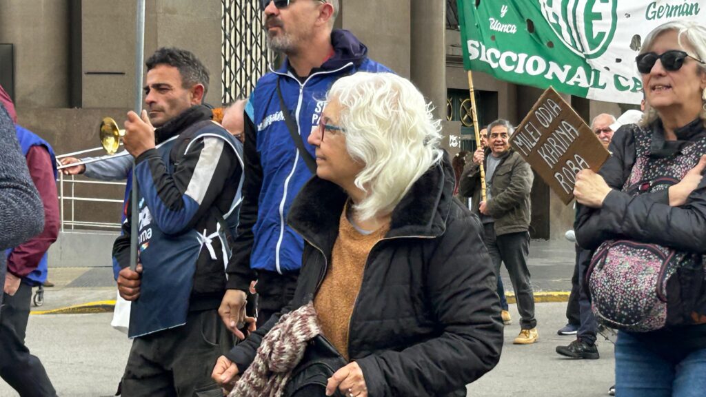 3ce1e7e1 6904 49a3 9049 c7f99828421f