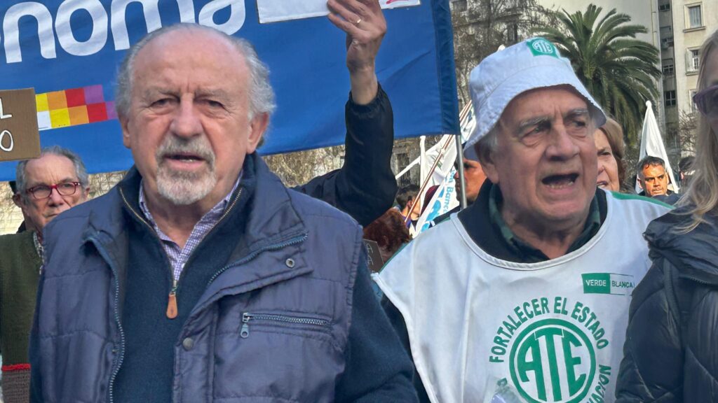 433e6c52 93de 435b b44d 6dc9b0387b37