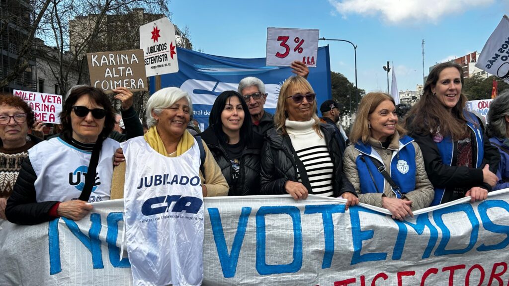 7d04e389 2d11 4dfd b2d3 d554c51bb8da