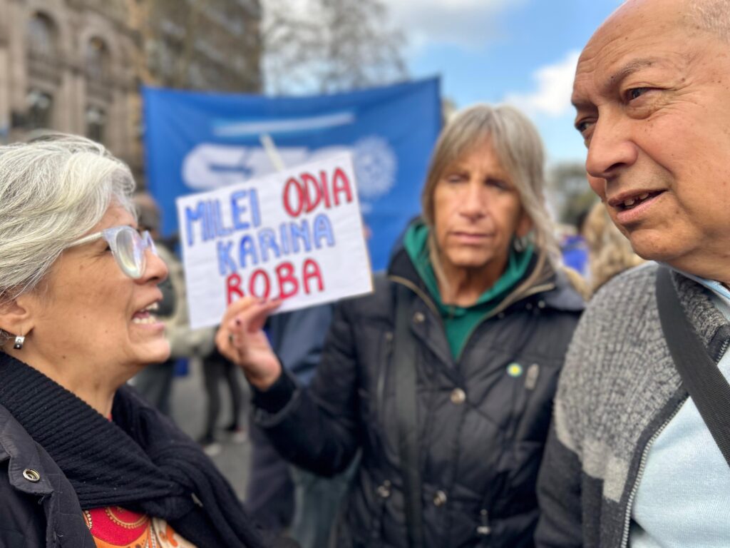 9920d904 d985 4d70 9e3e edaa499b6c95