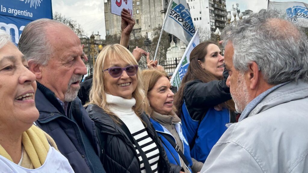 b05c87ee 4477 49b1 9483 96355c1ab8ee