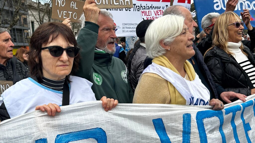 b333f321 d642 4686 a7fe ba007ba1f58c