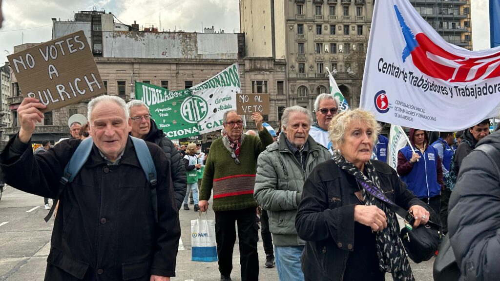 be3fe693 6138 456c 84d3 a90479a95ea2