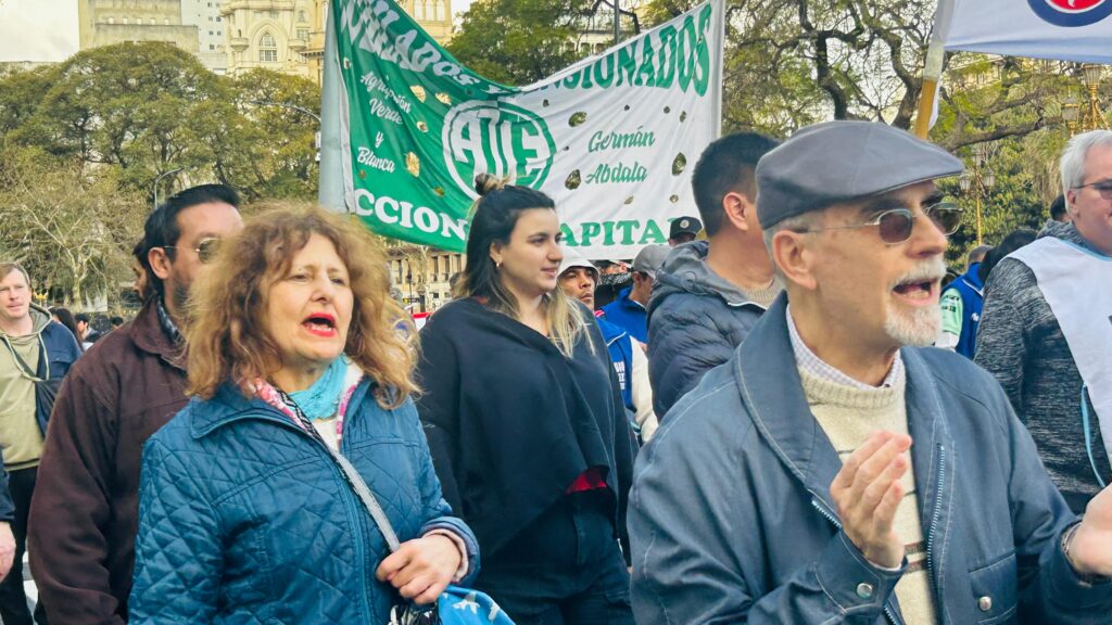 dcecea98 c3c3 415e 8ef3 7b06b9cd7126