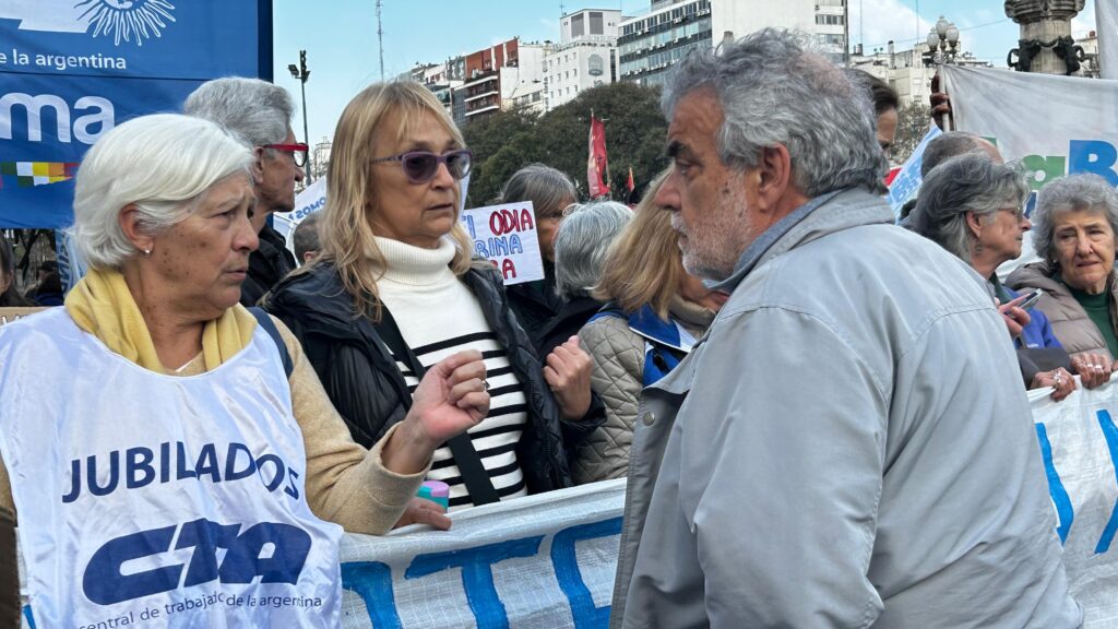 df70f301 b5e9 46cf 9bd8 393d47b8f4e2