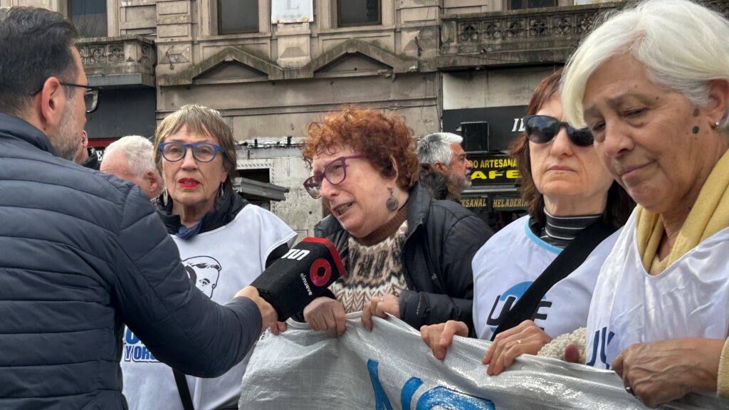 e5f8883d 1e57 484d a111 bc4ff71d96ba