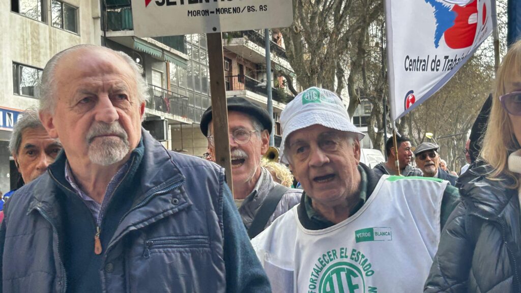 ef23aefa 05a3 45a1 a761 5a4d668ec617