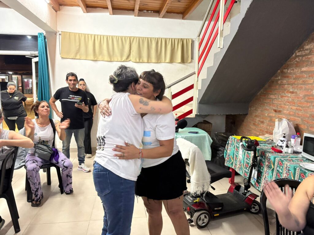 00423e36 cf91 4a23 a472 3a274c63a827