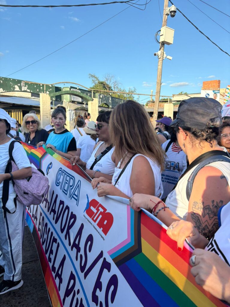 66b2c7e2 180e 49ee 9b59 12da77fe87ab