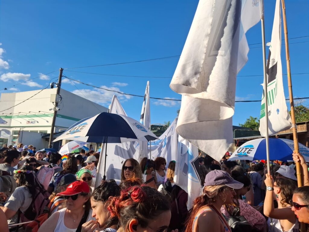 82a2f6bc 4ed6 49f1 afa7 fbf07f2e8833