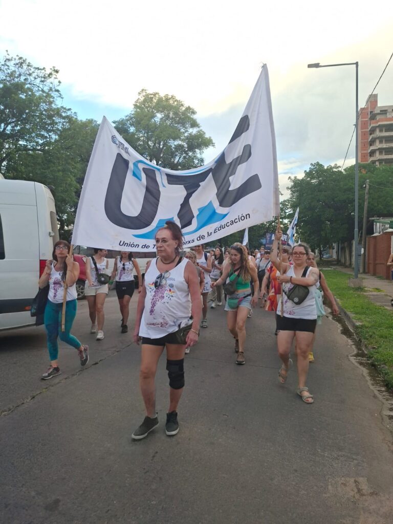 851d6886 7a76 42e9 b687 50d61acf9c0b