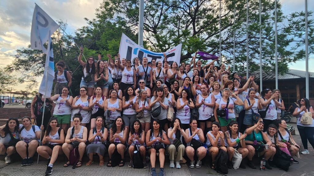 85b260bf 1bee 46c5 8fc1 8101115bf1c0