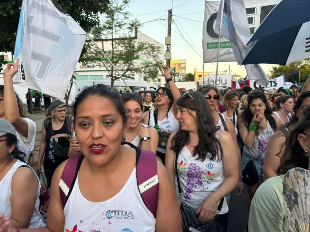 b0ad4ed8 fe13 4b1b 8a29 51d028aa00a1