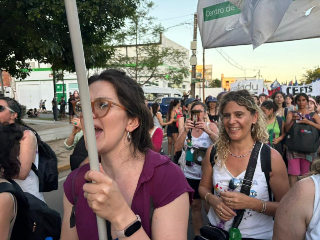 bae7bf59 3aec 4b52 9b2d f17350eeb761