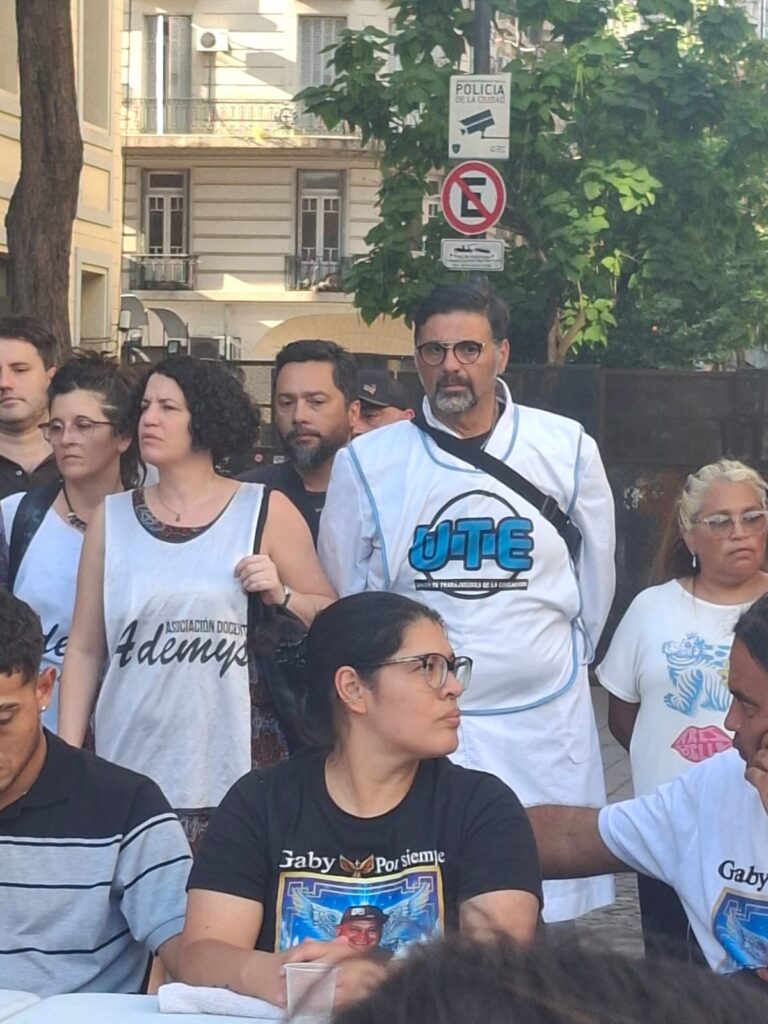 28160120 c7f8 49ba 8bb9 3fe81d6f56d0